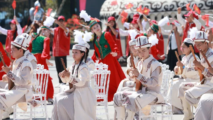 Xi’s visit: A warm welcome in Bishkek