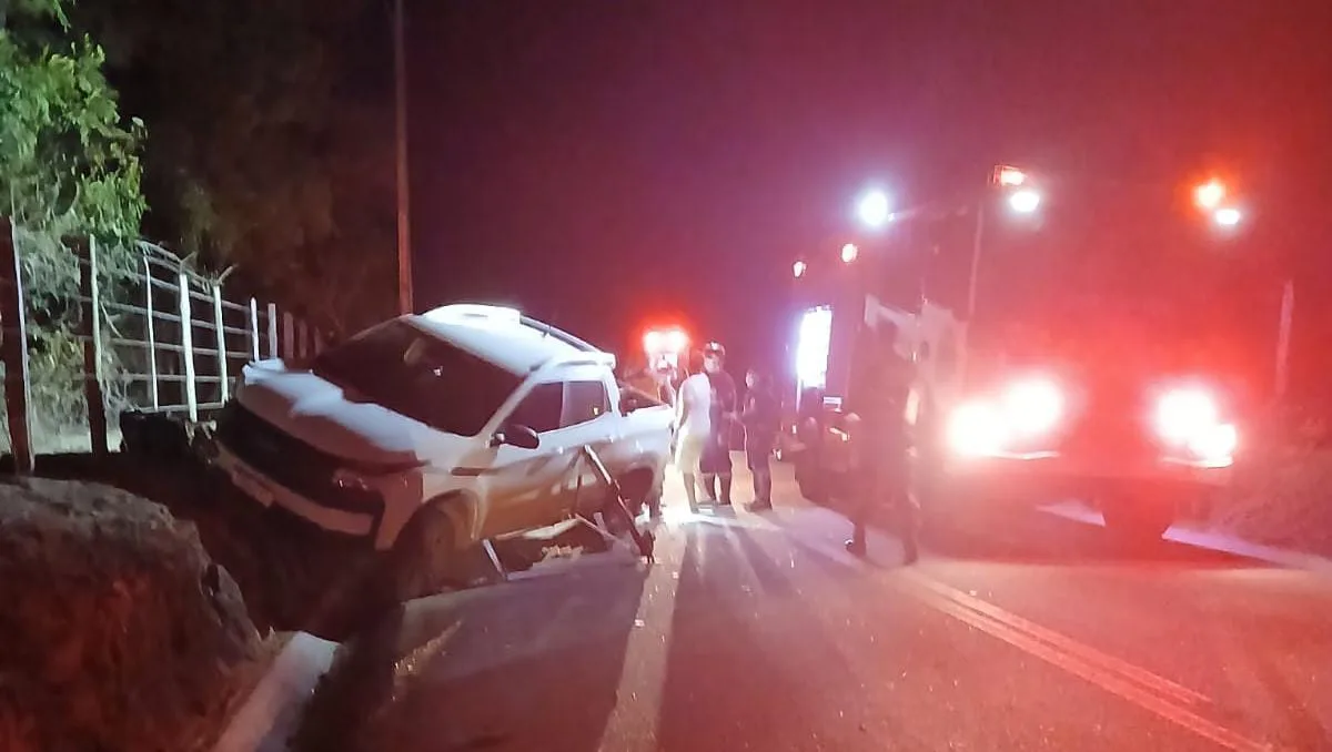 Homem morre após ser lançado para fora de carro em acidente em Linhares
