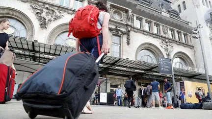 La France continue d'attirer les touristes internationaux, 80 milliards d'euros de recettes attendues en 2026, selon Atout France