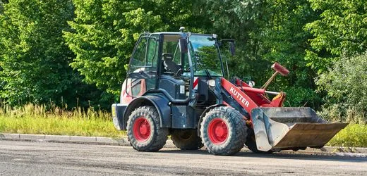 Ruppertshofen: Achtjähriger überrollt einjährigen Bruder mit Radlader