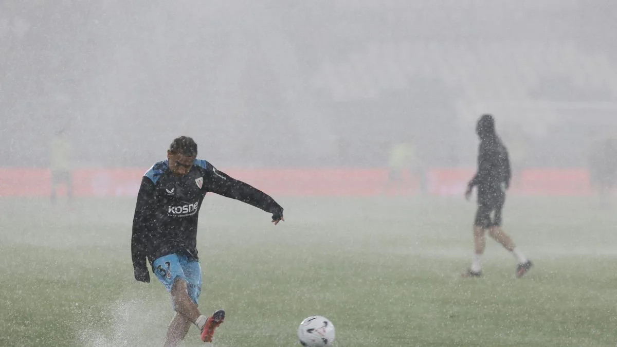 Una tromba de agua paraliza València, suspende los vuelos y obliga a aplazar el Levante-Athletic