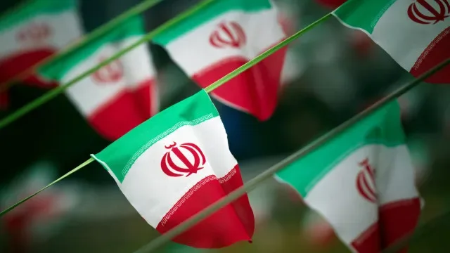 Irão afirma ter atacado bases dos EUA no Kuwait e nos Emirados