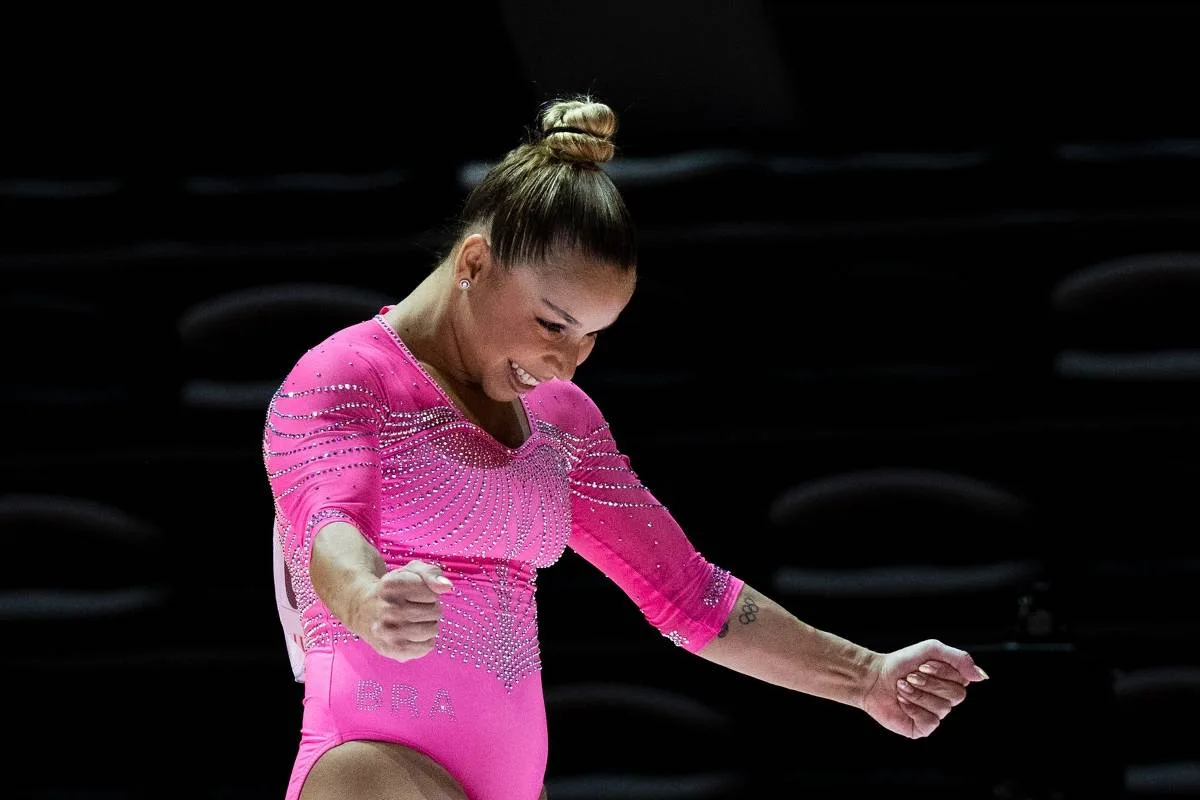 Flávia e Nory levam ouro em jornada de cinco medalhas do Brasil na Copa do Mundo