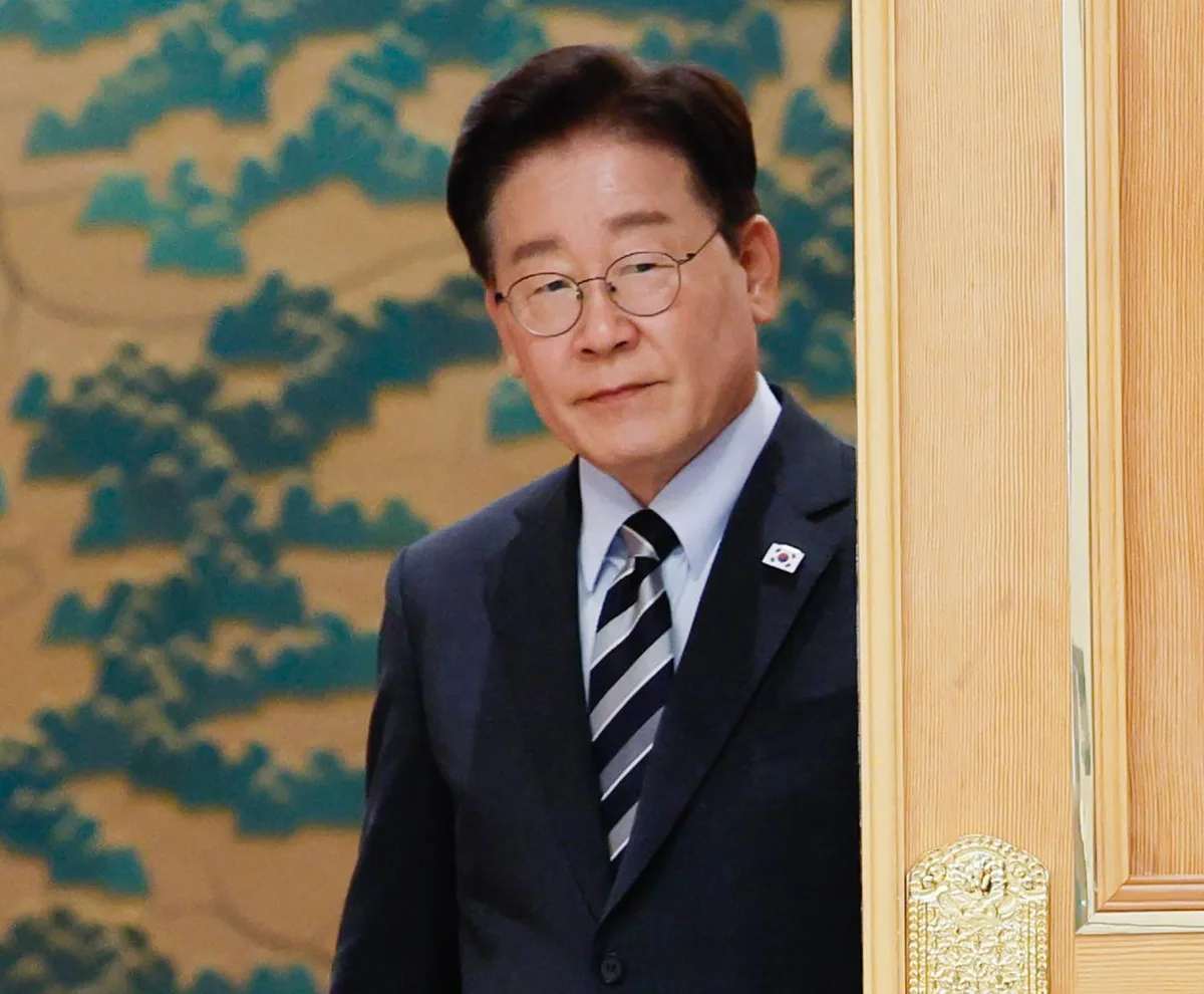 李 지지율 5개월만에 67%→38%… 與서도 “신뢰회복 회견 돼야”