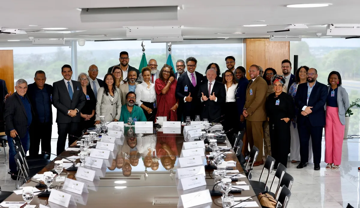 Lula diz que usava “sangue de Cristo” para explicar vermelho do PT