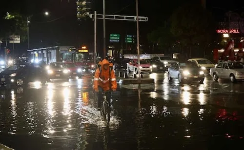 Noche lluviosa en CDMX; 10 alcaldías bajo alerta amarilla