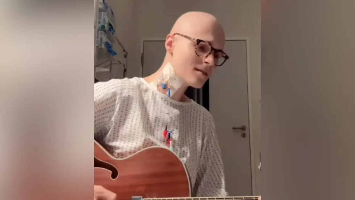 Un cantante, que había ocultado su leucemia, la da a conocer cantando desde el hospital: "Ojalá inspire a la gente"