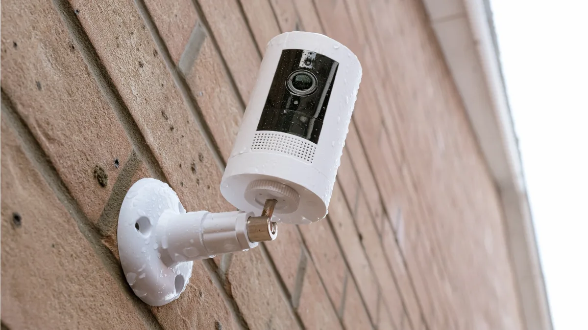 Sécurité de la maison : deux caméras extérieures Blink et Ring aux prix Prime Day