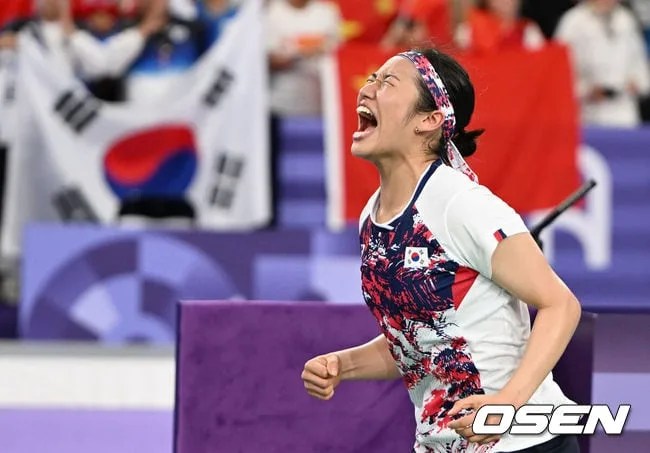 '우승하려면 왕즈이 넘어야 한다' 안세영, 한웨 꺾고 4강...전영오픈 악몽 안긴 '끈질긴 상대'와 재회