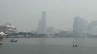 Dichter Smog über Singapur