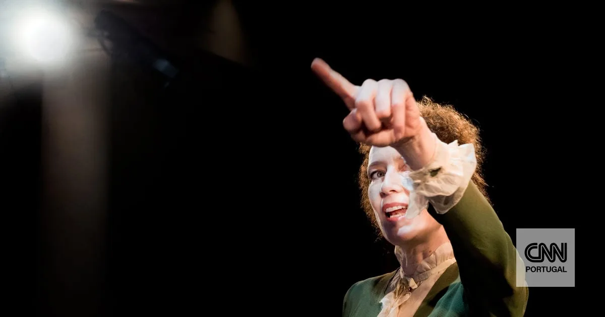 Feminismo, Virginia Woolf e Meta: uma polémica que nasceu num pequeno teatro de Barcelona