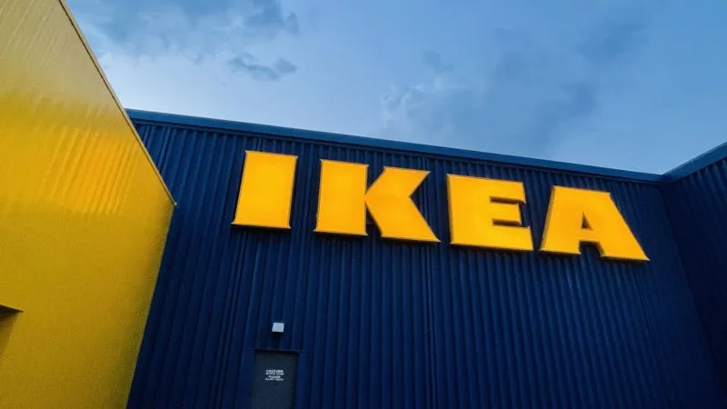 Des baisses jusqu'à 28% par article: Ikea réduit le prix de 1.500 produits en Europe et investit pour ça 1,2 milliard d'euros