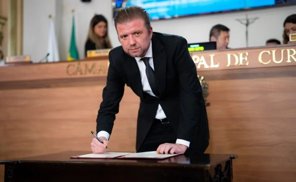 Após renúncia de Da Costa, Alexandre Leprevost toma posse como vereador de Curitiba