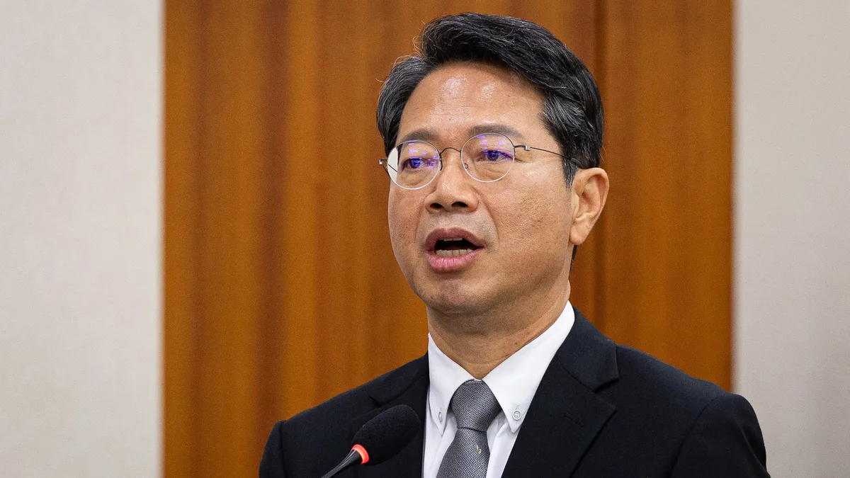 커지는 ‘김승원 성추행 탄원’... 靑·與·金, 48시간 뭘 했나