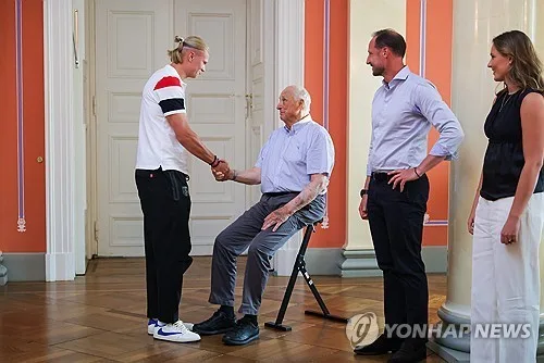 '유럽 최고령 군주' 89세 노르웨이 국왕, 입원 중 건강 악화