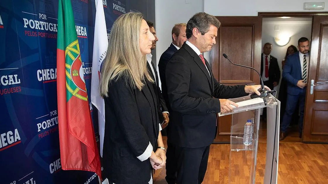 Ventura questiona se há membros do Governo com participações na REN