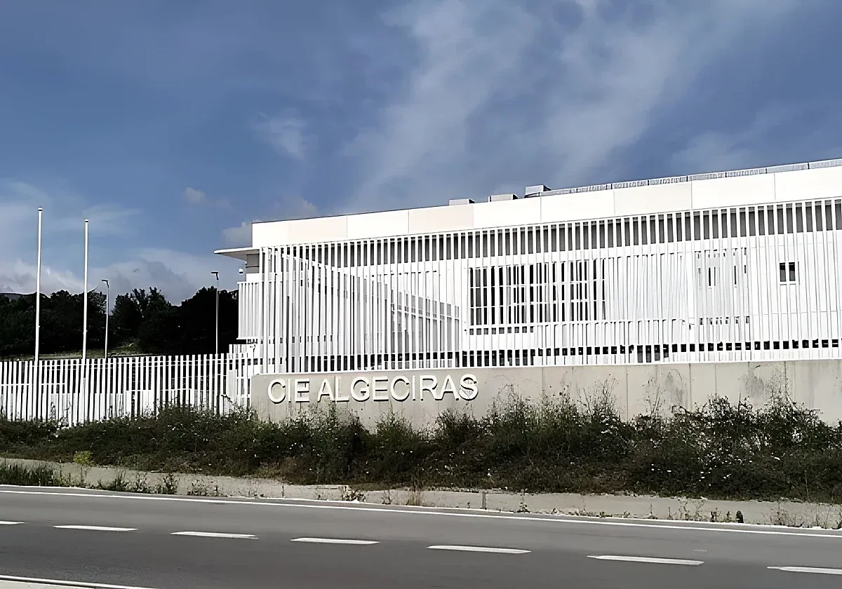 El Gobierno vacía el CIE de Algeciras ante la sospecha de que lleguen más narcolanchas con inmigrantes
