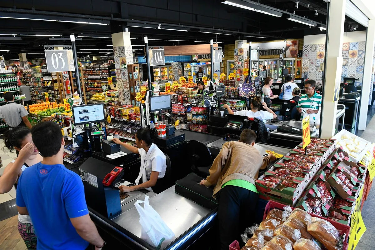 PIB do DF cresceu 2,9% no segundo trimestre puxado pelo setor de serviços, diz estudo da FGV