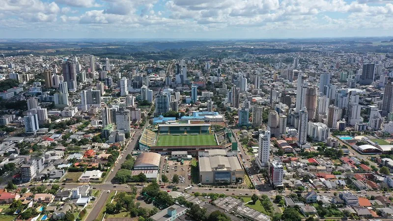 Como a educação e a inovação estão moldando o futuro dos jovens em Chapecó?
