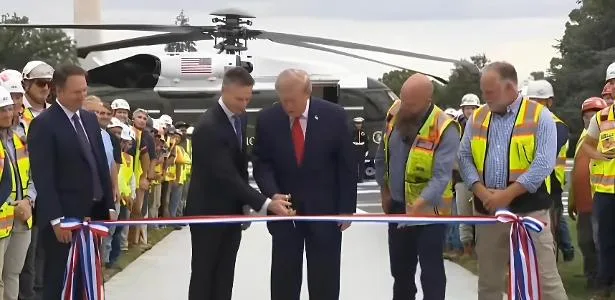 Donald Trump fica 'mudo' em evento na Casa Branca após boicote de TVs