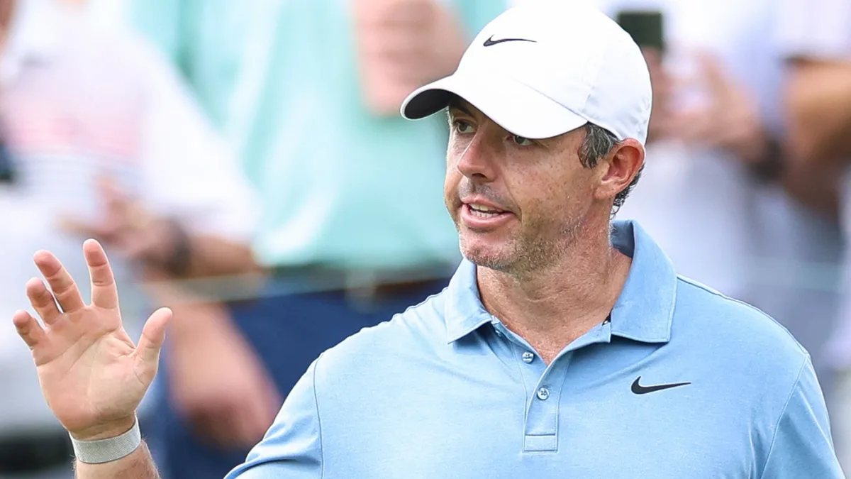 Tour Championship LIVE! McIlroy finds early birdies to close on leaders