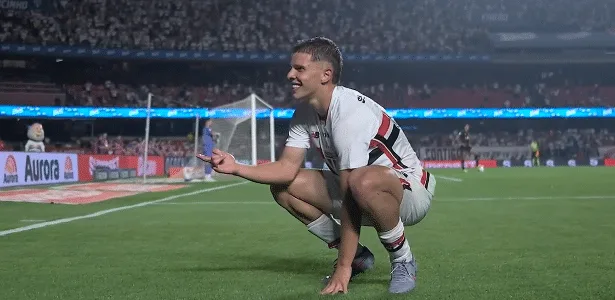 São Paulo joga muito mal e ganha muito bem