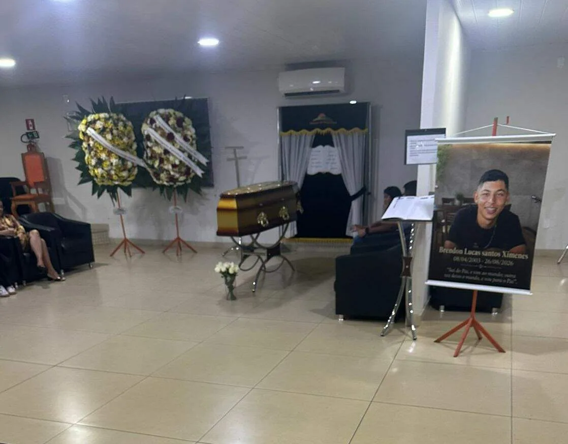 De caixão fechado, família se despede de jovem morto em Itapema