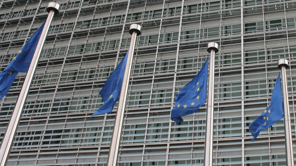 Krieg gegen die Ukraine: EU zieht Daumenschrauben an: Rekord-Sanktionen gegen russische Kriegshelfer