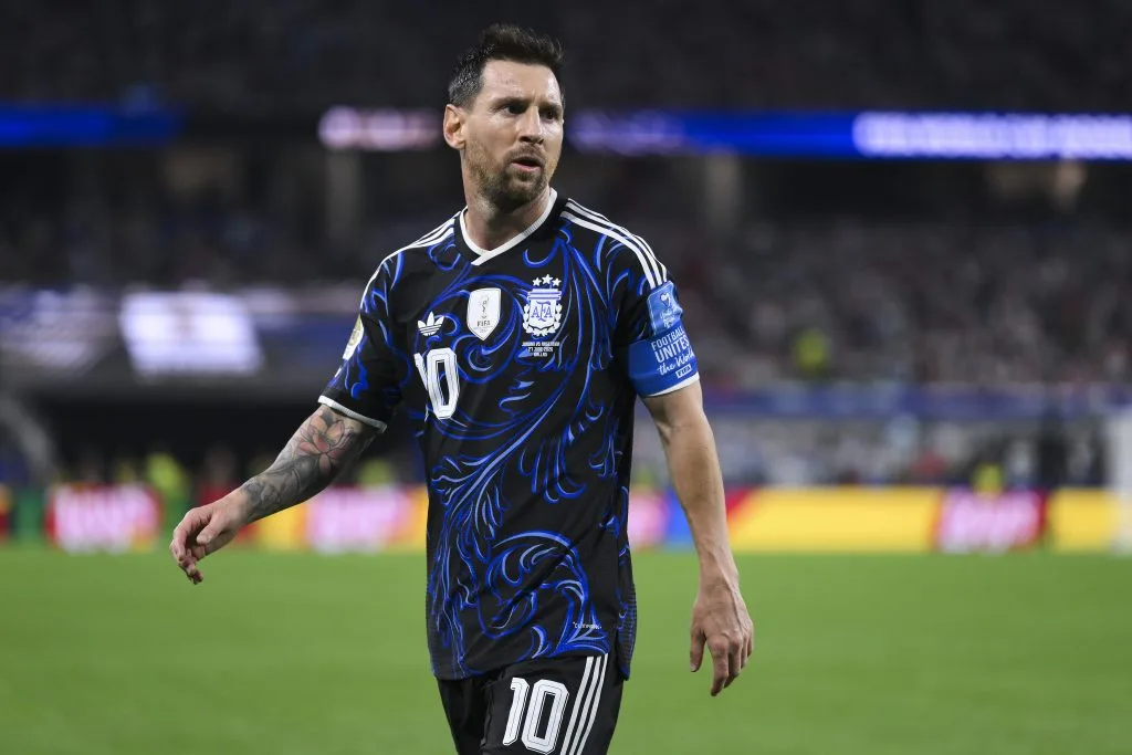 Messi indica brasileira como uma das promessas do futebol