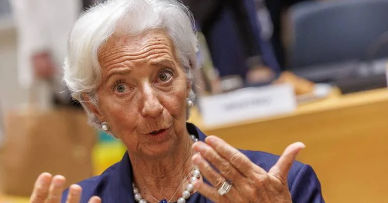 BCE alerta que modelo de crescimento europeu está "corroído"