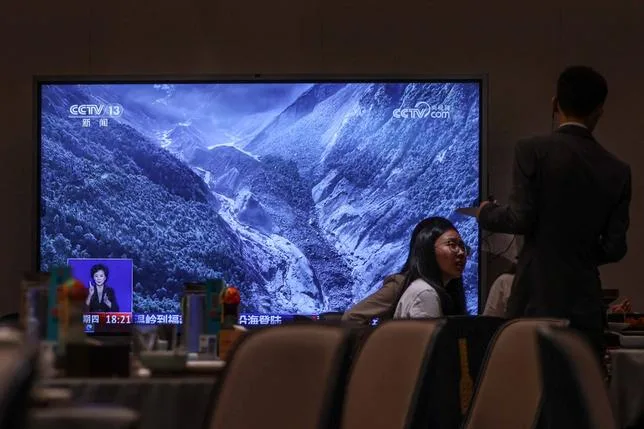 Au Tibet, le travail des secours compliqué par les risques de nouvelles crues