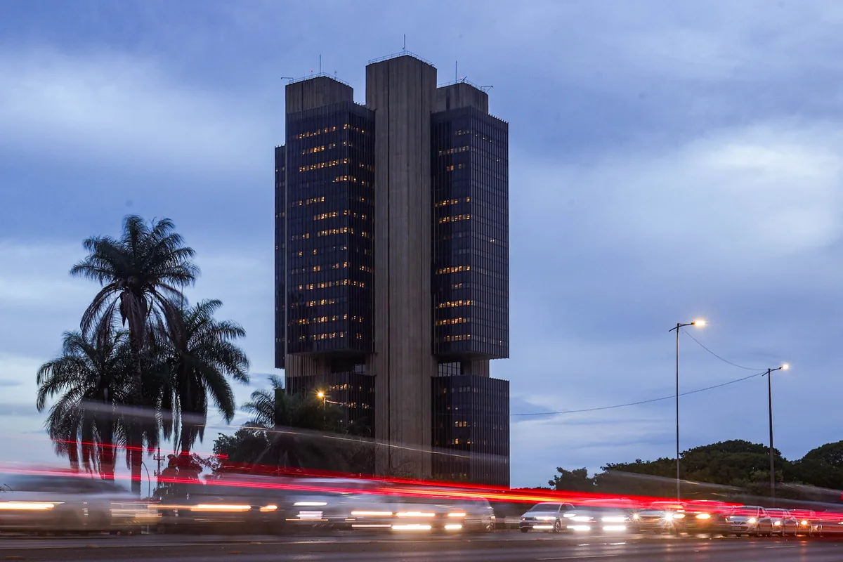 Contas externas têm déficit de US$ 8,1 bilhões em julho, diz BC