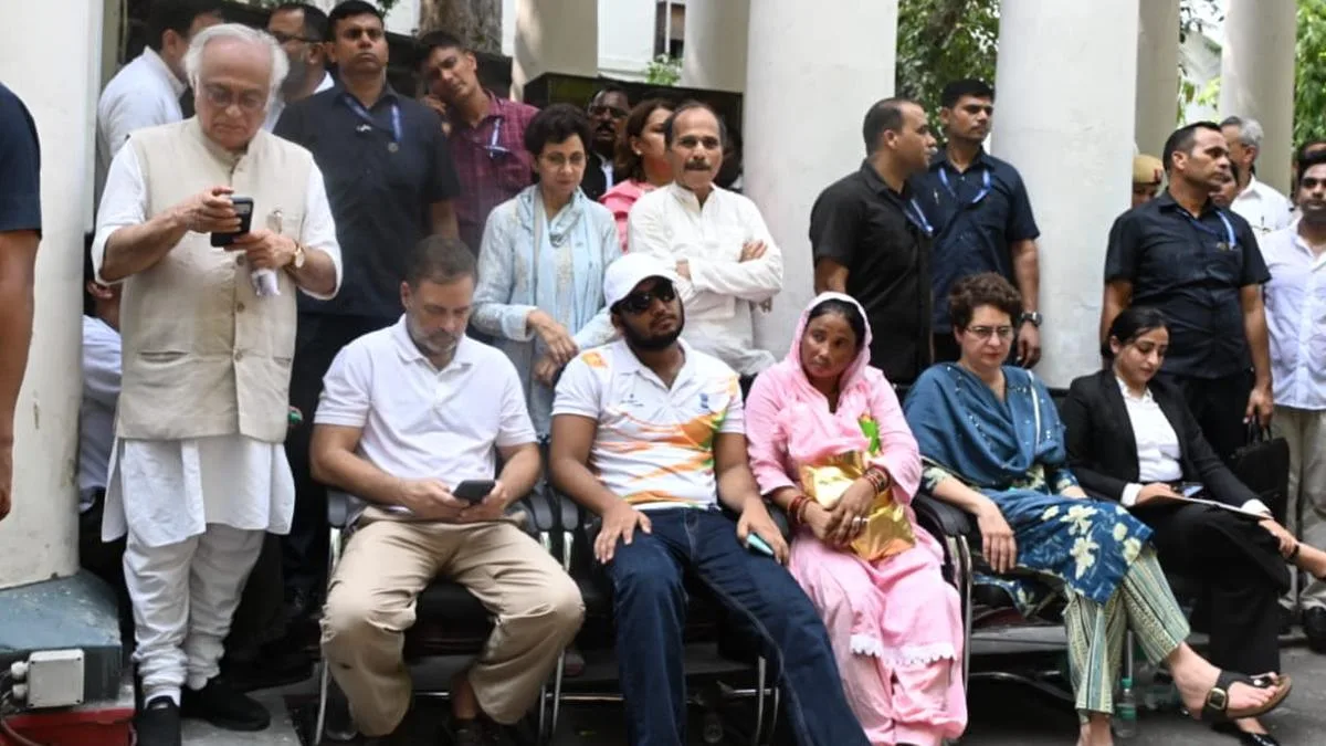 Rahul Gandhi dharna in Delhi LIVE: FIR by pellet gun victim registered after hours of protest, says Rahul Gandhi