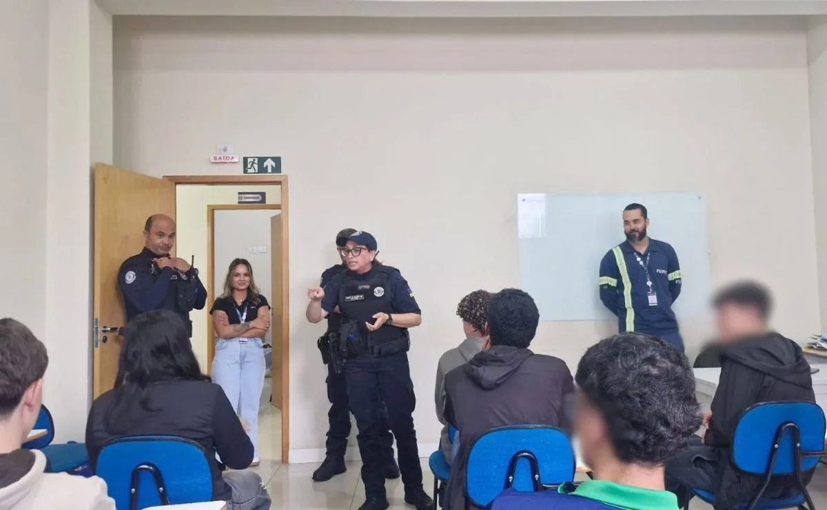 Operadora de ferrovias de carga promove série de ações de segurança em cidades do Paraná