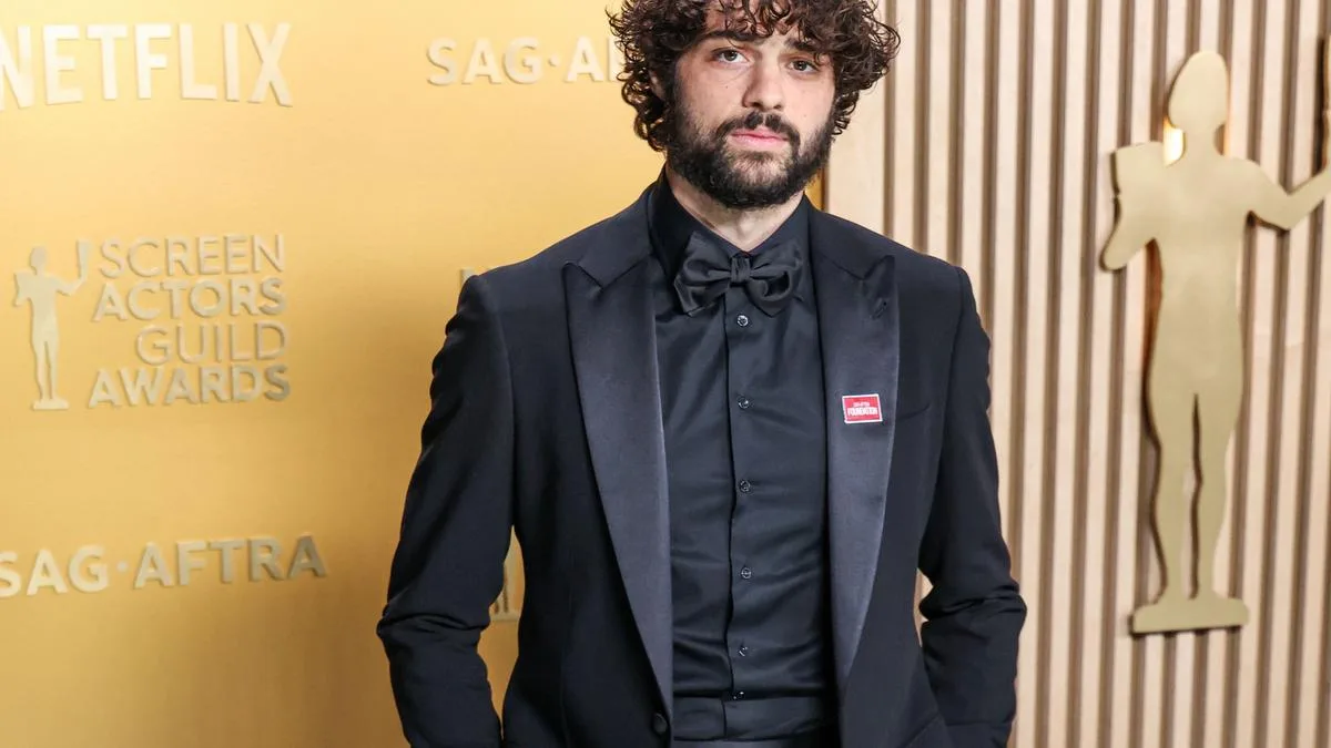Noah Centineo shares sobriety update: 'Back on the wagon'