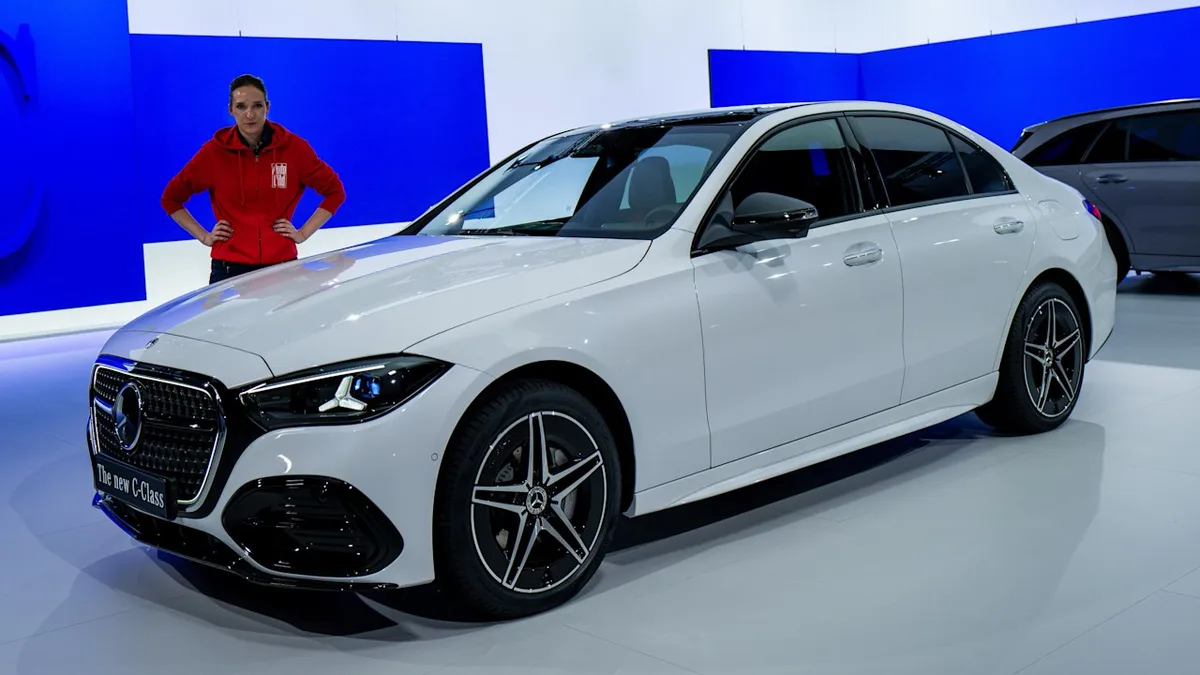 Mercedes frischt C-Klasse auf - Jetzt leuchten Sterne den Weg