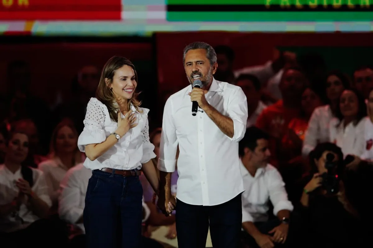 Elmano de Freitas declara R$ 366 mil em bens ao TSE; Gabriella Aguiar informa R$ 699 mil