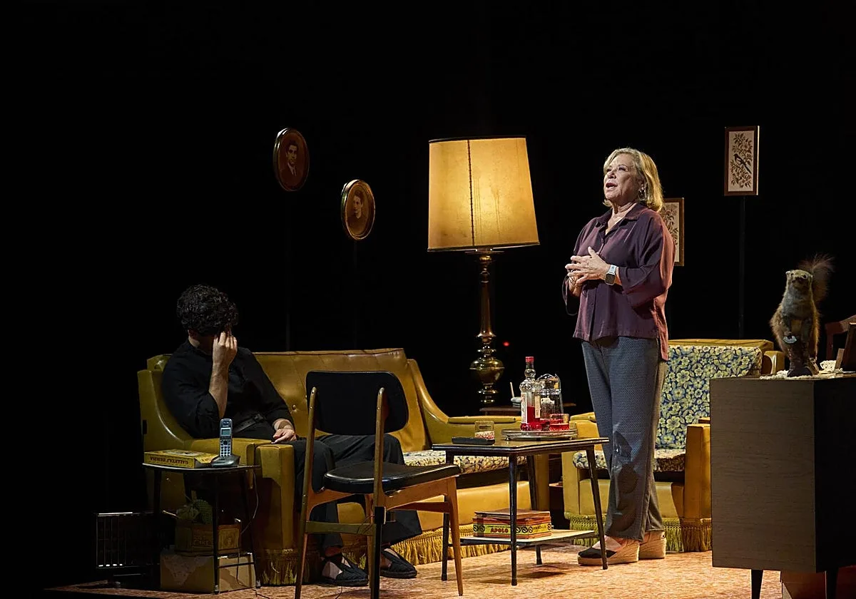 Crítica de teatro 'El Cadell' (***): Entre la memoria y la perorata