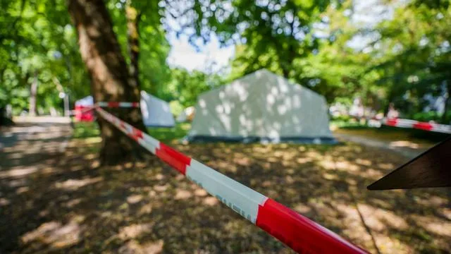 Wohnen und Gesellschaft: Stadt Frankfurt beginnt mit Rückbau der Zeltunterkunft