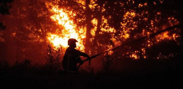 Calor de queimadas detona bombas esquecidas das guerras na Europa