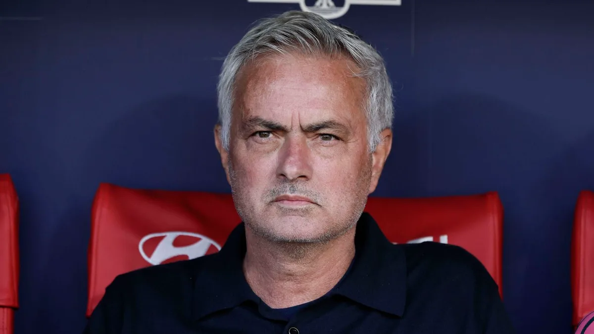 Enfado mayúsculo de José Mourinho: "La historia del partido está en las dos rojas claras"
