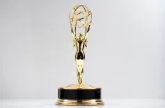 Taylor Swift Makes Surprise Emmys Cameo to Decode Swiftie-Coded Easter Eggs With Detective Olivia Benson