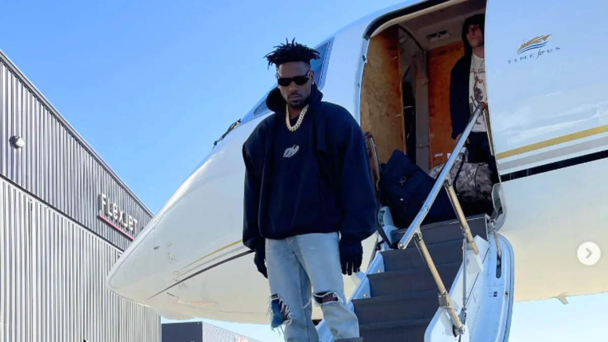 "He Must Like Her": Antonio Brown Takes Brutal Swipe At Tom Brady And Jordon Hudson