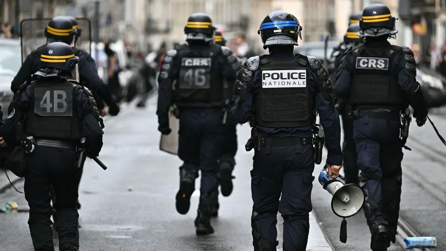 Une pétition pour "interdire des armes mutilantes dans les manifestations lycéennes" dépasse les 100.000 signatures