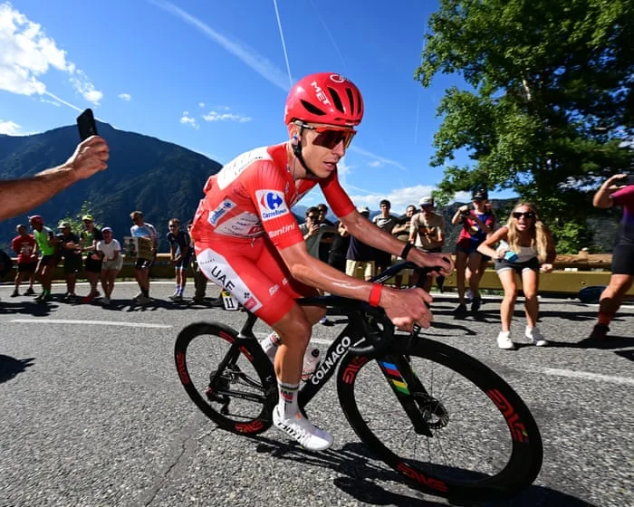 Vuelta a España: Tadej Pogacar punishes peloton with mighty solo win on stage four