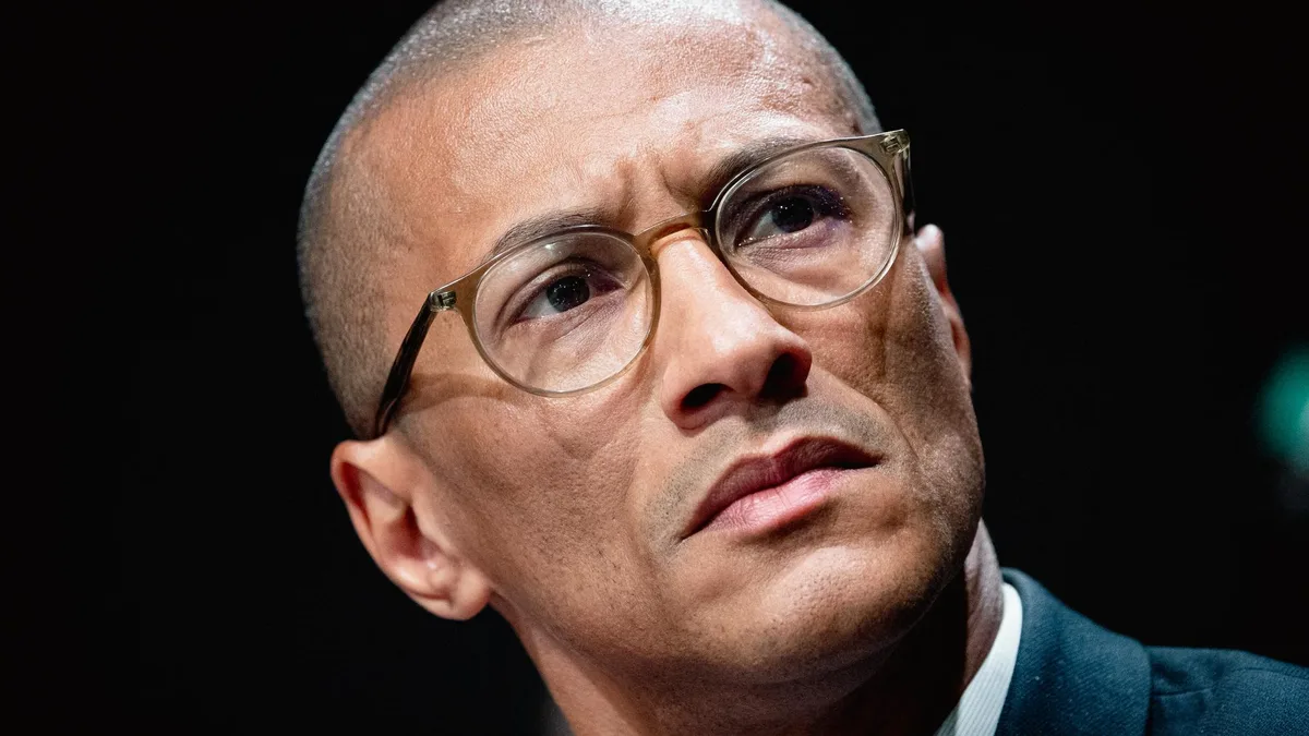 Karim Bouamrane, candidat pour 2027, refuse de participer à la primaire du PS