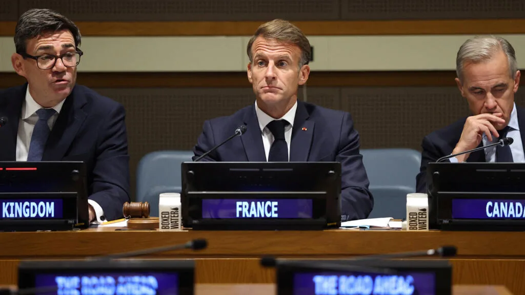 Macron déplore "un spectacle qui nous fait honte" en Cisjordanie : une "absurdité" selon Israël
