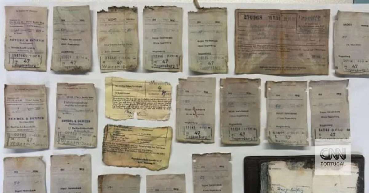 Este homem perdeu a mala na montanha há 60 anos. Agora reencontrou-a