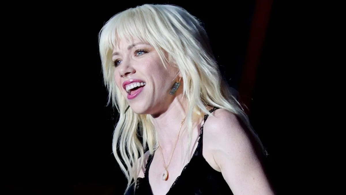 Carly Rae Jepsen embraces her 'fresh new chapter'