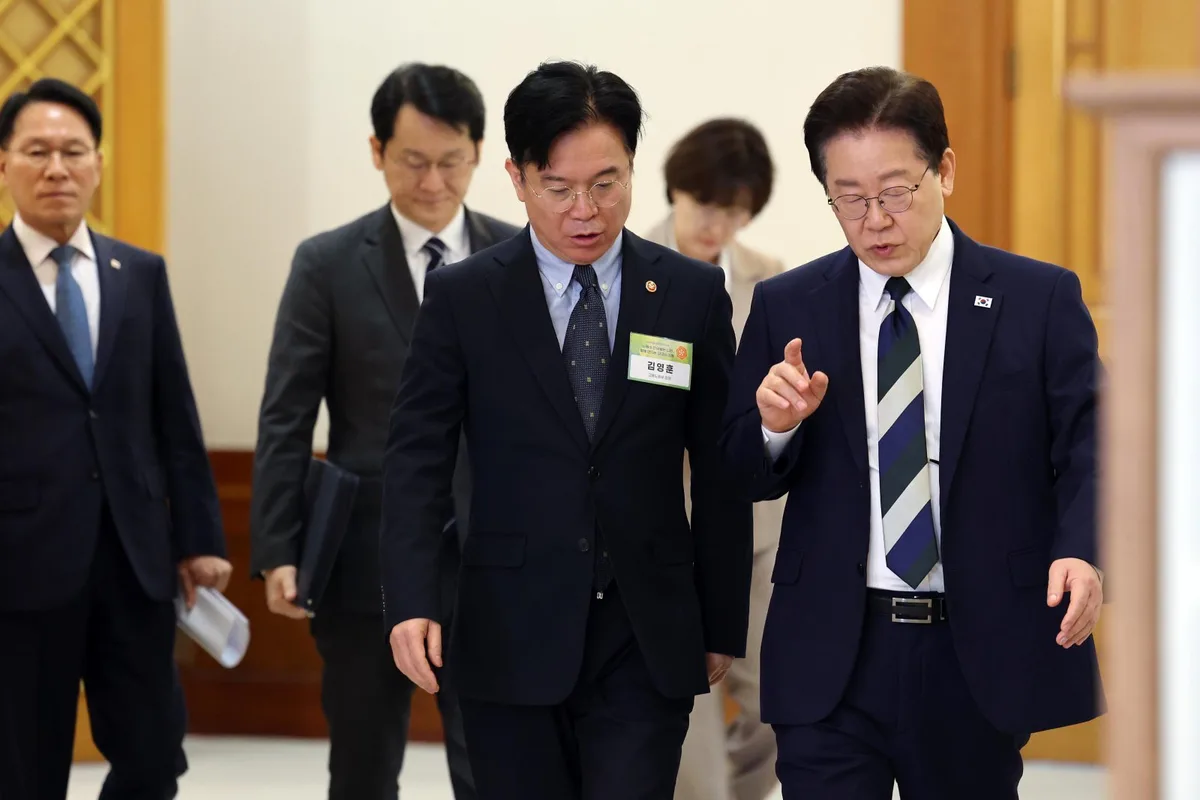 靑 “노란봉투법 ‘쟁의기준’ 시행령 대신 시행지침 제정”